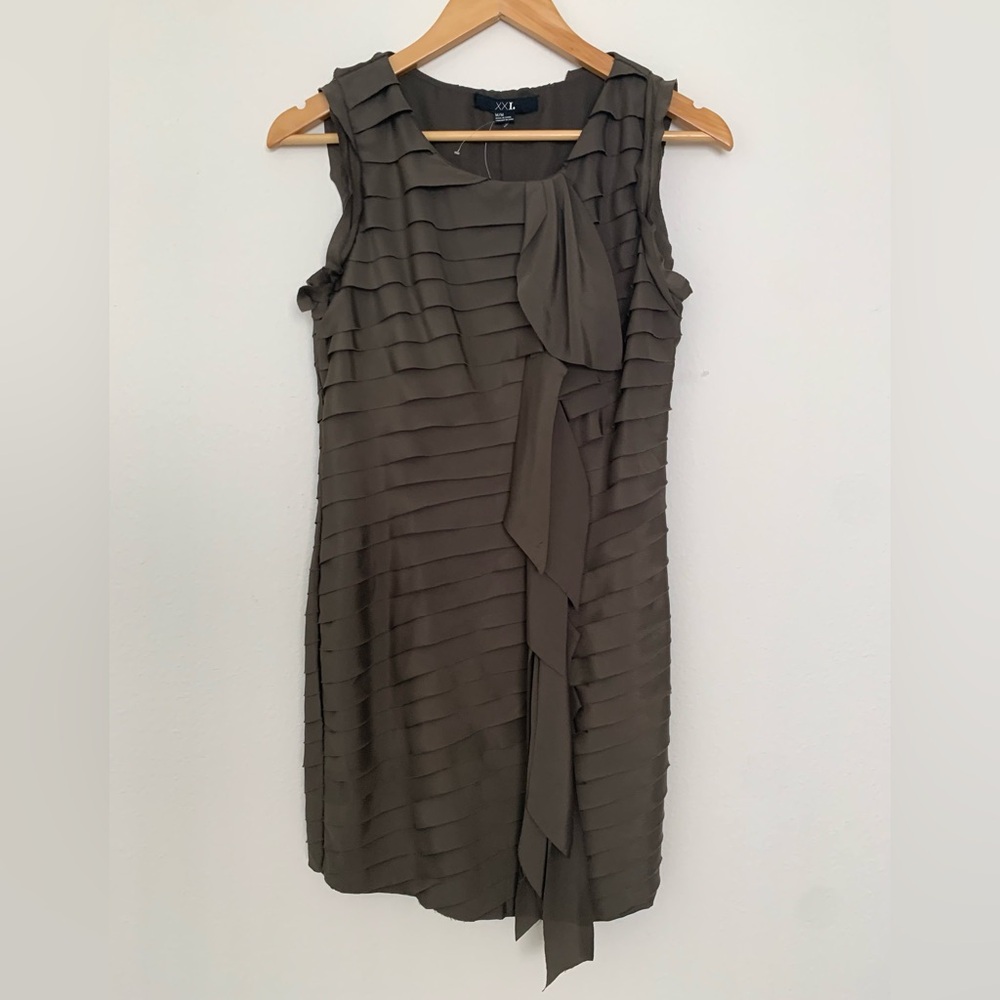 🆕 Boutique Elegant Olive Green Ruffle Layer Sleeveless Dress